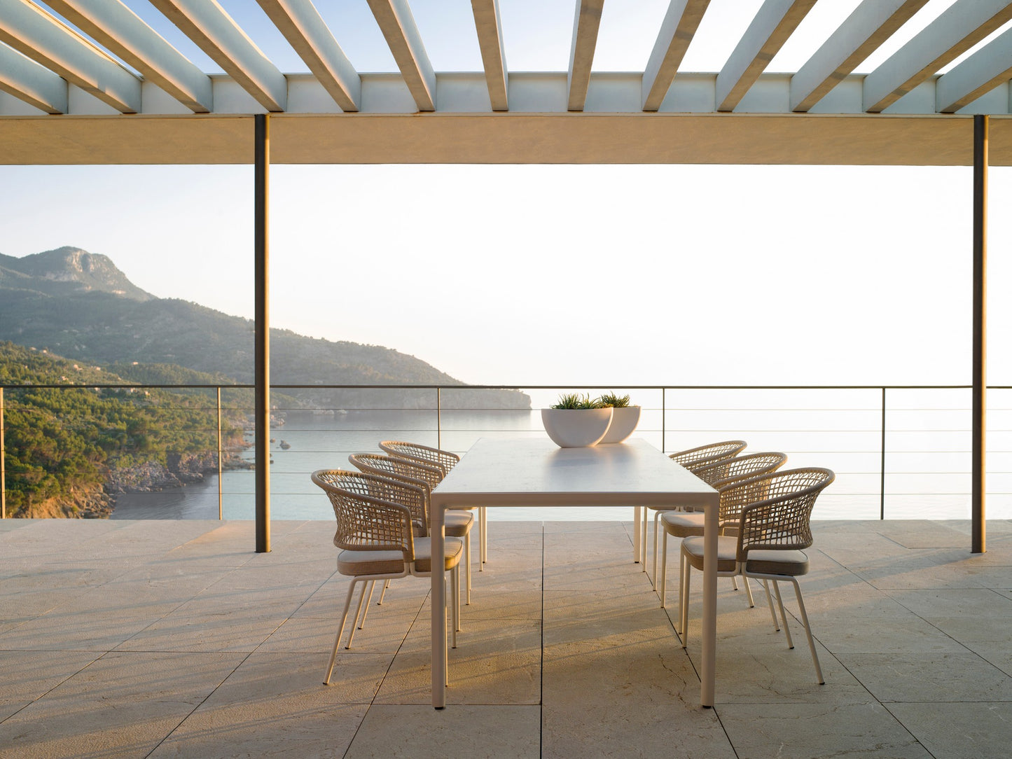 Garden table - ILLUM